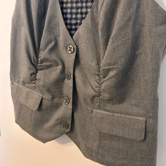 MAURICES Gray Racerback Tailored Vest - Picture 3 of 5